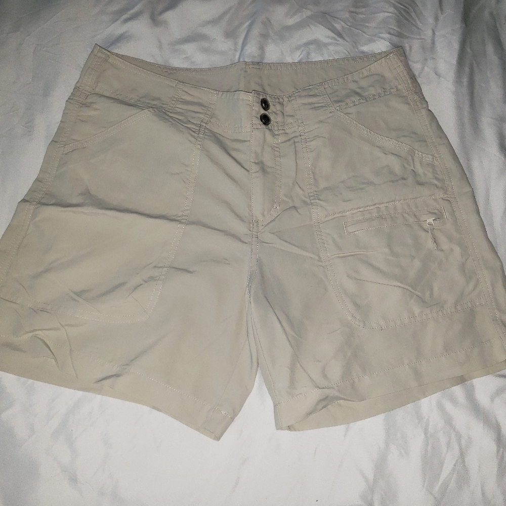 Khaki cargo style Bermuda Length Shorts Size 6